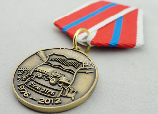 Los premios de encargo de la medalla de la aleación 3D del cinc del regalo del recuerdo con los lados de la cinta dos a presión fundición