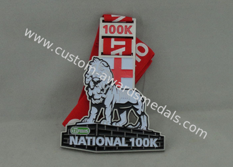 A presión la medalla del esmalte de la fundición para el niquelado nacional de la antigüedad 100k y la cinta de la impresión de pantalla de seda