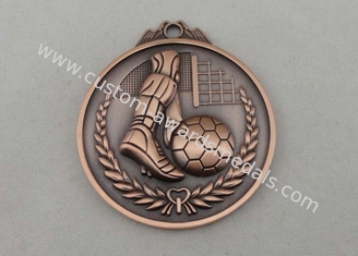 El fútbol muere diseño de las medallas 3D del molde cobrizado antiguo de 45 milímetros/Anti-latón