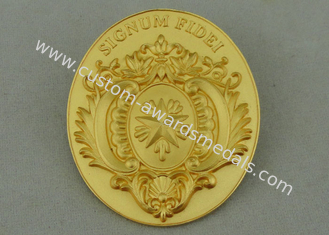 Insignias del recuerdo de la mujer, insignia del chapado en oro de la aleación 3D del cinc y Pin del empuje