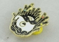 Solapa de la forma de las manos con el Pin duro de imitación del esmalte de la aleación del cinc y el chapado en oro
